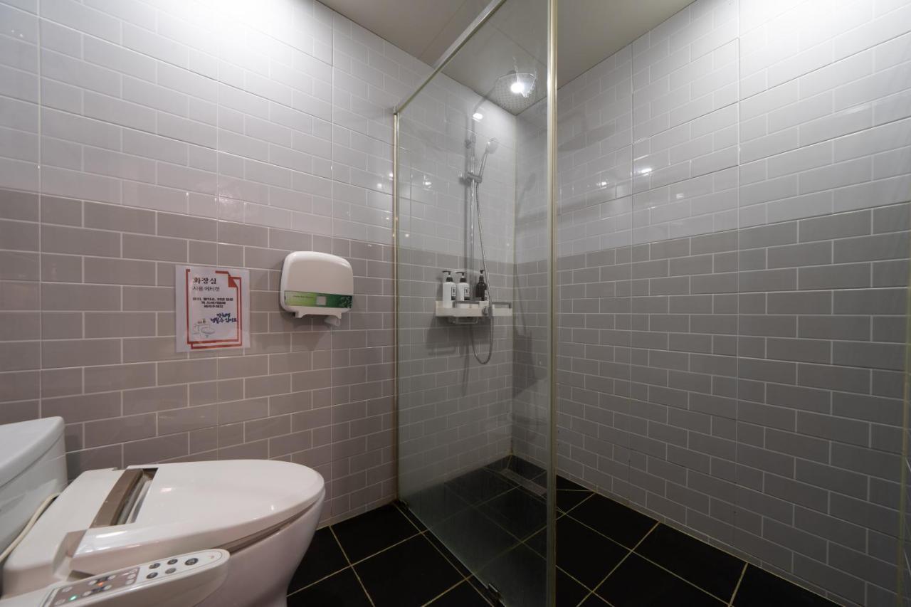 בוסאן No25 Hotel Yeonsan מראה חיצוני תמונה