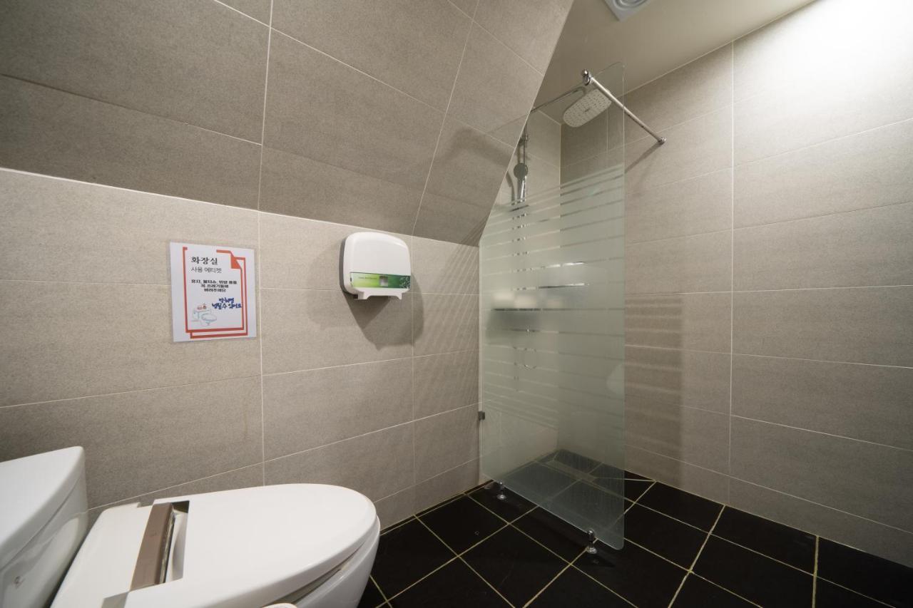 בוסאן No25 Hotel Yeonsan מראה חיצוני תמונה