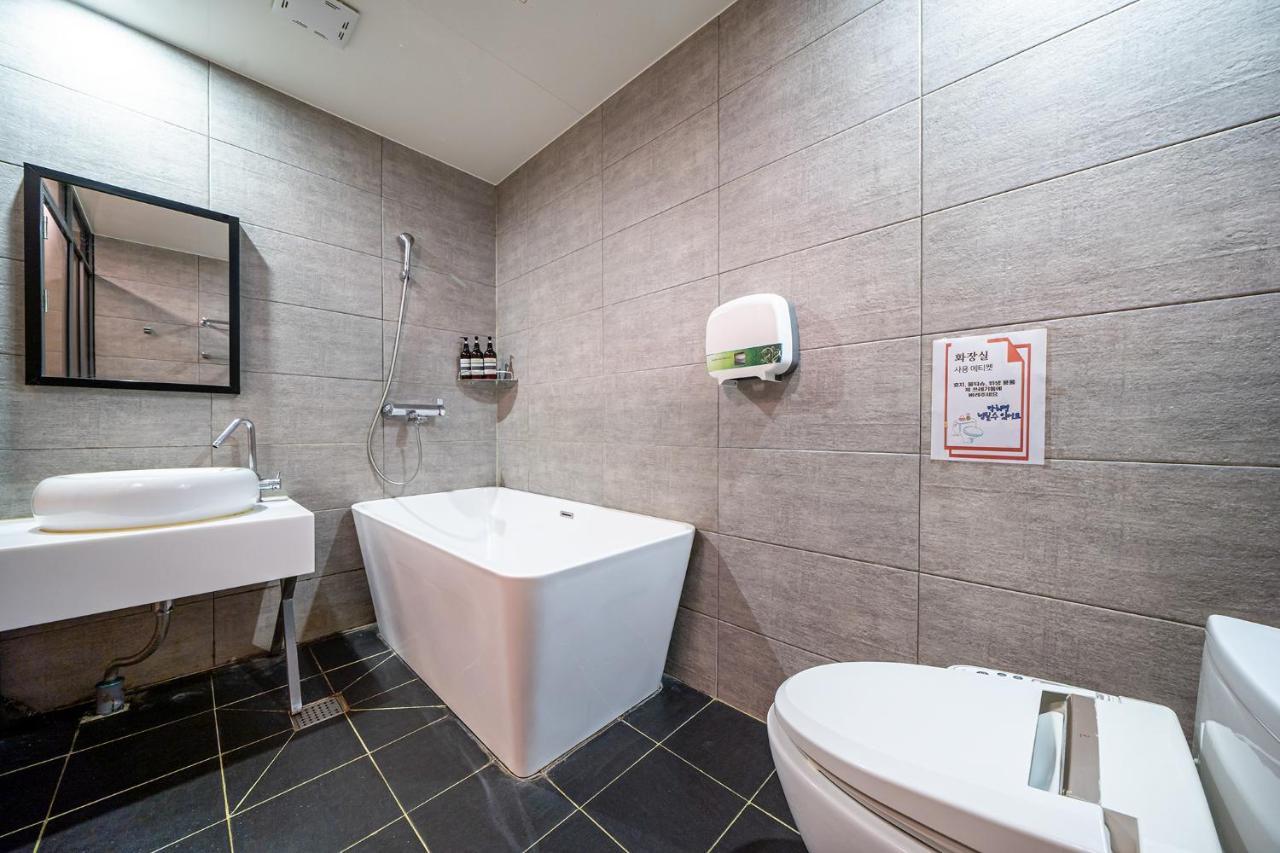 בוסאן No25 Hotel Yeonsan מראה חיצוני תמונה